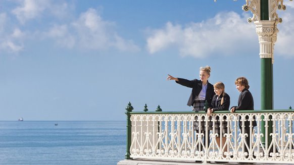 Brighton-College-Pupils-in-Bandstand-on-Beach-Header-169.jpg