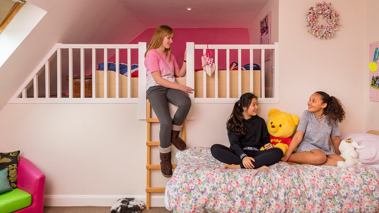 Boarding-at-Handcross-Park-girls-bedroom.jpg